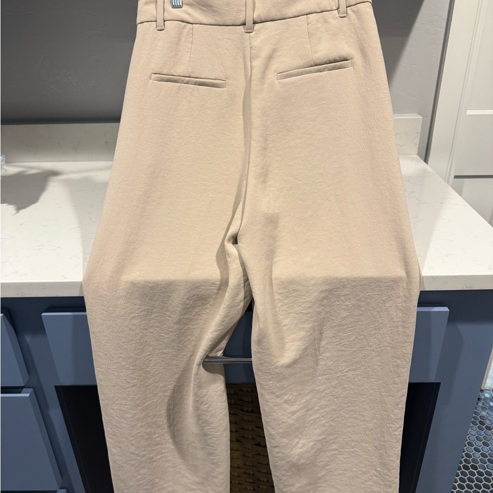 Aritzia Cream Women's Trousers - Picture 2 of 5